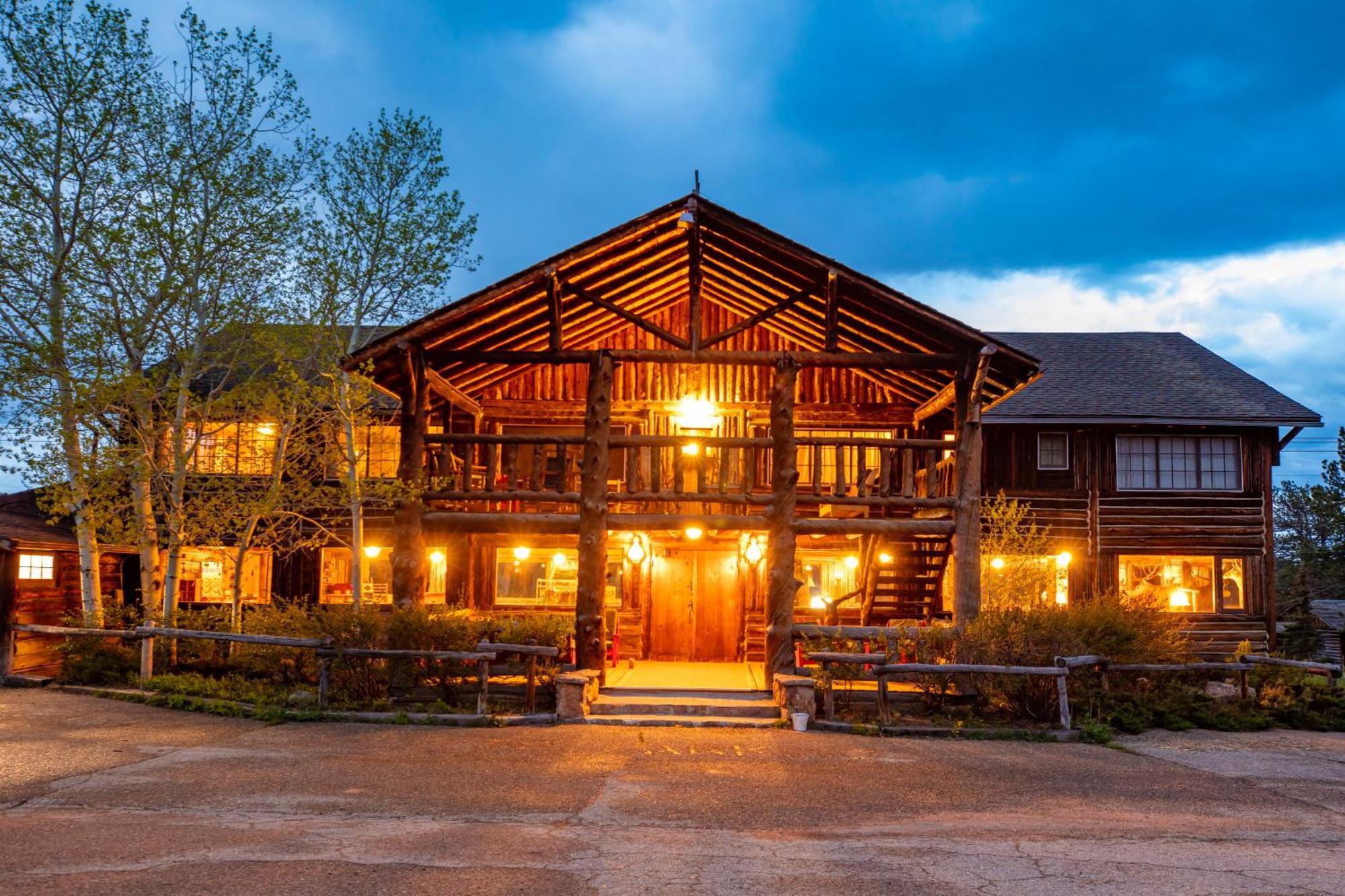 The Meeker Park Lodge Allenspark Bagian luar foto