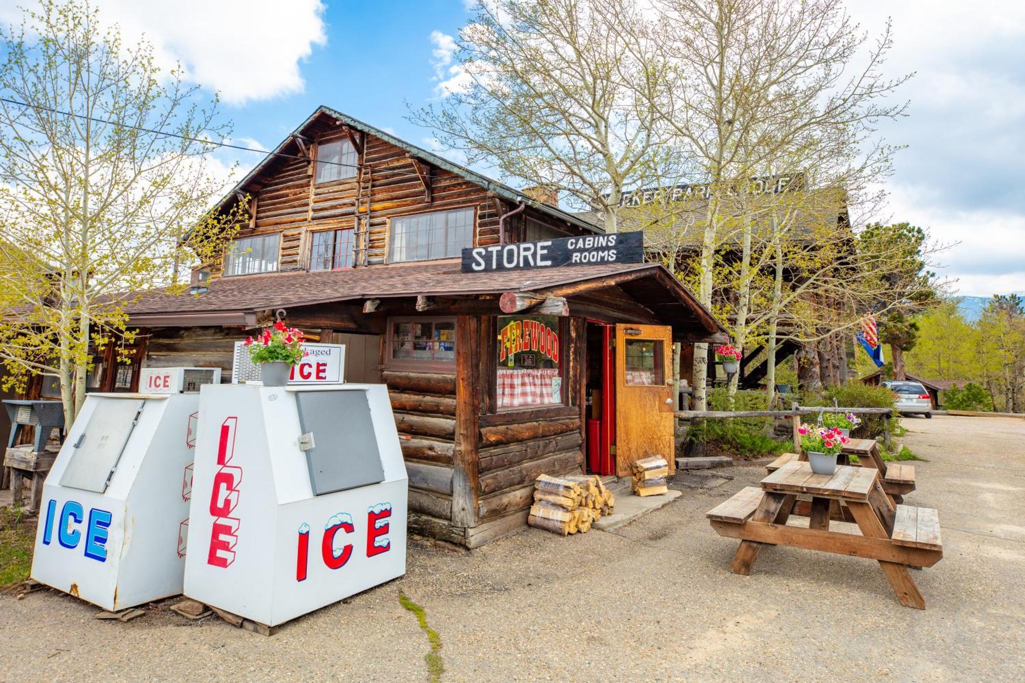 The Meeker Park Lodge Allenspark Bagian luar foto